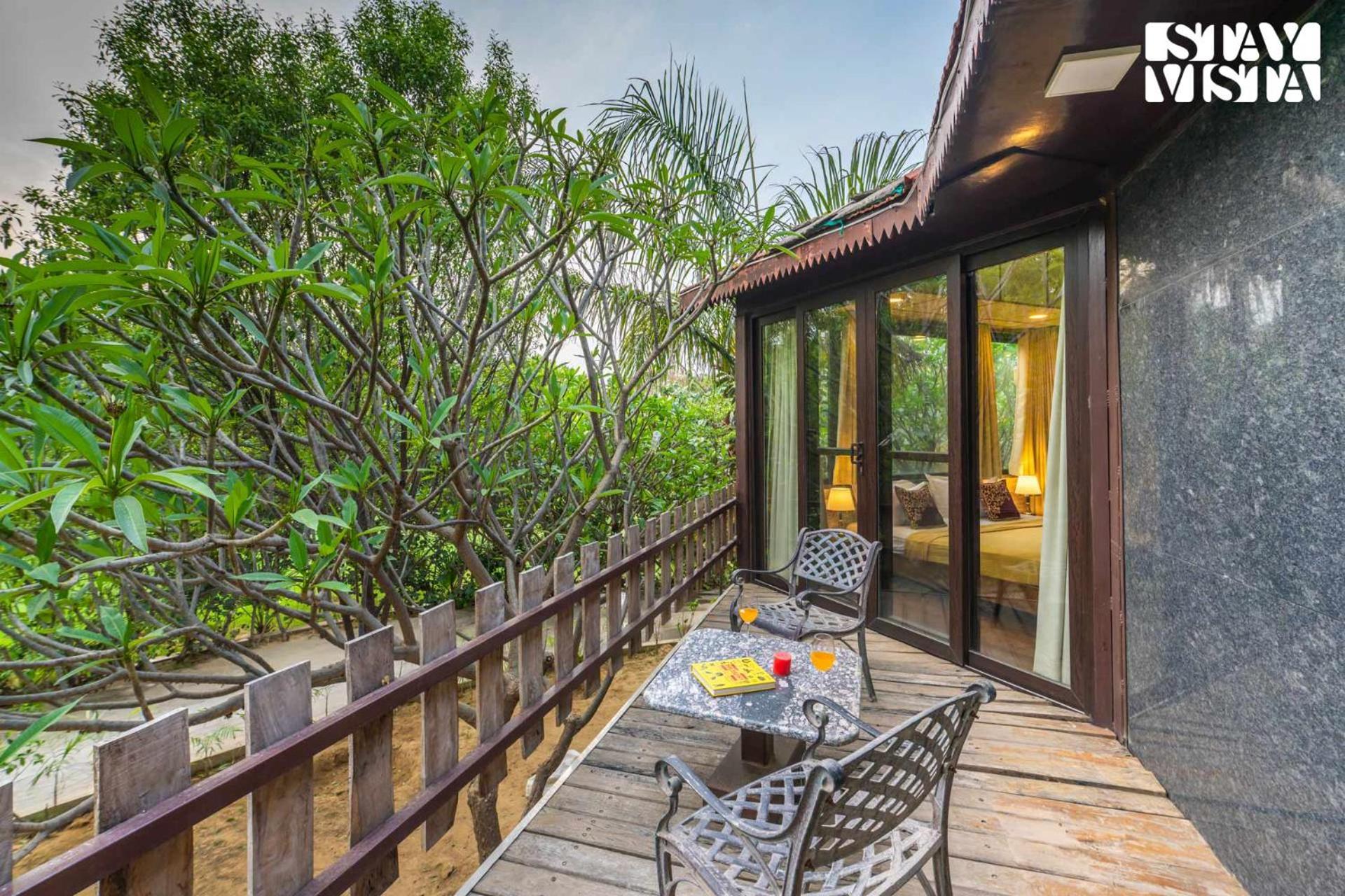 Stayvista At Maple Farms With Pool, Bbq & Bonfire Sohna Exterior photo